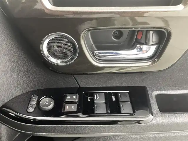 ホンダ Ｎ ＢＯＸ カスタム G EX ターボ ホンダセンシング 熊本県 2017(平29)年 5.1万km プレミアムホワイトパールⅡ 社外７インチディスプレイオーディオ（CD・DVD・BT・USB）　/バックカメラ　/ビルトインＥＴＣ　/両側パワースライドドア　/クルーズコントロール　/後ろのみクリアランスソナー　/衝突軽減ブレーキ　/レーンキープアシスト　/横滑り防止/アイドリングストップ/ハーフレザーシート/純正フロアマット/純正１５インチAW/オートライト/LEDヘッドライト/フォグライト/スマートキー/プッシュスタート/スペアキー1本