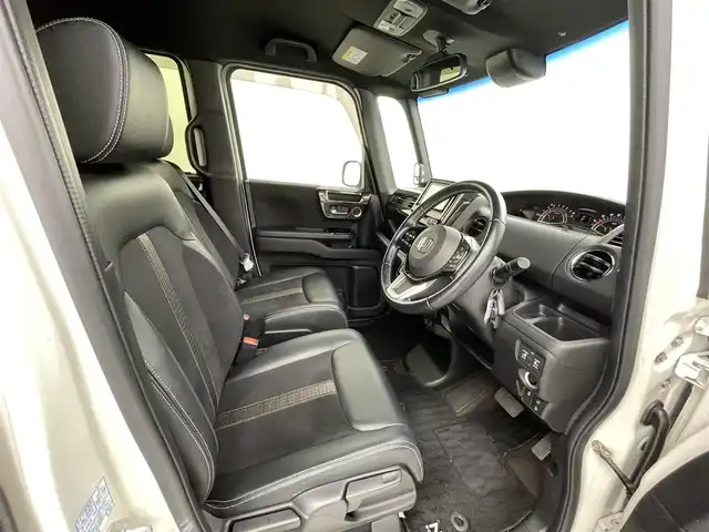 ホンダ Ｎ ＢＯＸ カスタム G EX ターボ ホンダセンシング 熊本県 2017(平29)年 5.1万km プレミアムホワイトパールⅡ 社外７インチディスプレイオーディオ（CD・DVD・BT・USB）　/バックカメラ　/ビルトインＥＴＣ　/両側パワースライドドア　/クルーズコントロール　/後ろのみクリアランスソナー　/衝突軽減ブレーキ　/レーンキープアシスト　/横滑り防止/アイドリングストップ/ハーフレザーシート/純正フロアマット/純正１５インチAW/オートライト/LEDヘッドライト/フォグライト/スマートキー/プッシュスタート/スペアキー1本