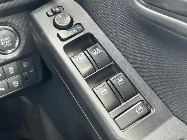ダイハツ タフト X 奈良県 2020(令2)年 4.9万km レイクブルーメタリック バックカメラ　/Bluetooth　/ガラスルーフ　/コーナーセンサー　/衝突軽減システム　/スペアキー1本　/スマートキー　/LEDヘッドライト　/オートライト　/純正フロアマット　/盗難防止装置　/取扱説明書