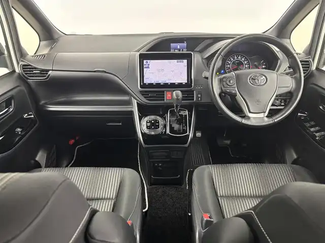 トヨタ ヴォクシー ZS 煌 埼玉県 2018(平30)年 7.3万km ホワイトパールクリスタルシャイン 純正ナビ（Bluetooth/CD/DVD/AM/FM）/フルセグTV/バックカメラ/クルーズコントロール/横滑り防止装置/レーンキープアシスト/盗難防止装置/プリクラッシュセーフティ/LEDヘッドライト/ETC/両側パワースライドドア/ドライブレコーダー/スマートキー