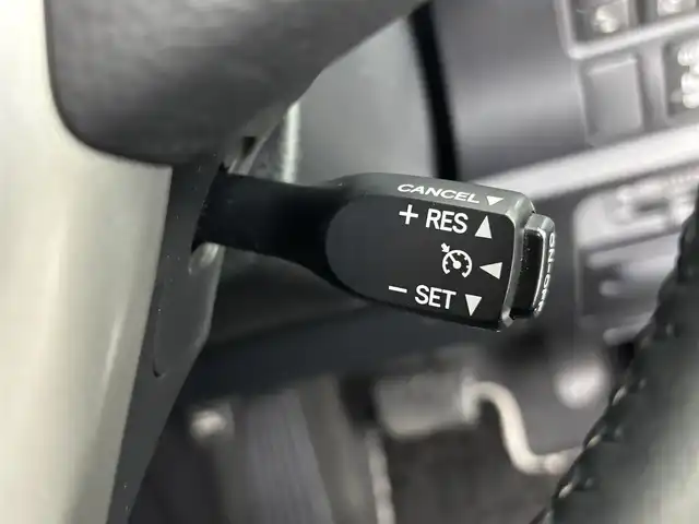 トヨタ ヴォクシー ZS 煌 埼玉県 2018(平30)年 7.3万km ホワイトパールクリスタルシャイン 純正ナビ（Bluetooth/CD/DVD/AM/FM）/フルセグTV/バックカメラ/クルーズコントロール/横滑り防止装置/レーンキープアシスト/盗難防止装置/プリクラッシュセーフティ/LEDヘッドライト/ETC/両側パワースライドドア/ドライブレコーダー/スマートキー