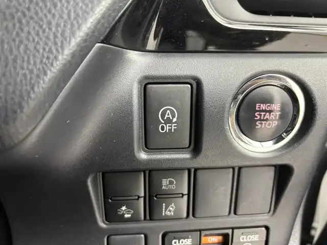 トヨタ ヴォクシー ZS 煌 埼玉県 2018(平30)年 7.3万km ホワイトパールクリスタルシャイン 純正ナビ（Bluetooth/CD/DVD/AM/FM）/フルセグTV/バックカメラ/クルーズコントロール/横滑り防止装置/レーンキープアシスト/盗難防止装置/プリクラッシュセーフティ/LEDヘッドライト/ETC/両側パワースライドドア/ドライブレコーダー/スマートキー