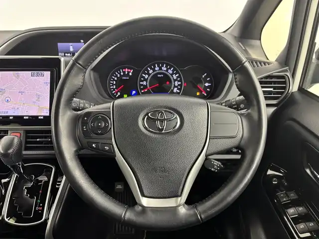 トヨタ ヴォクシー ZS 煌 埼玉県 2018(平30)年 7.3万km ホワイトパールクリスタルシャイン 純正ナビ（Bluetooth/CD/DVD/AM/FM）/フルセグTV/バックカメラ/クルーズコントロール/横滑り防止装置/レーンキープアシスト/盗難防止装置/プリクラッシュセーフティ/LEDヘッドライト/ETC/両側パワースライドドア/ドライブレコーダー/スマートキー