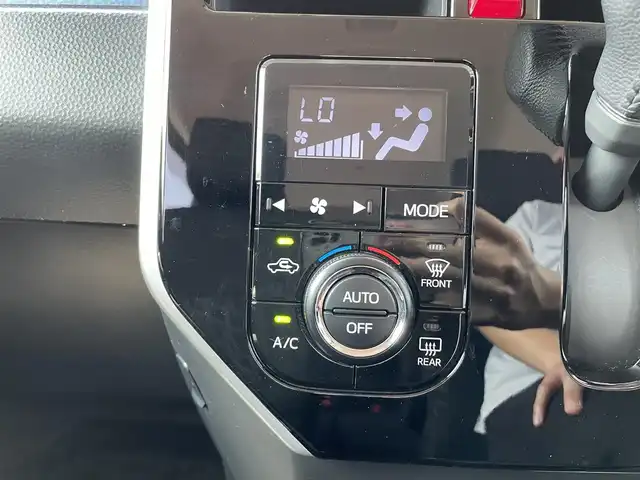 トヨタ タンク カスタムG－T 千葉県 2019(平31)年 1.7万km ブラックマイカメタリック/レーザーブルークリスタルシャイン 2トーン 純正9インチナビ/（TV/CD/DVD/Bluetooth/AM/FM)/衝突被害軽減システム/クルーズコントロール/両側パワースライドドア/横滑り防止装置/ETC/ドライブレコーダー/アイドリングストップ/LEDヘッドライト/フォグランプ/オートライト/ウィンカーミラー/電動格納ミラー/純正15インチAW/シートリフター/プッシュスタート/スマートキー/フロアマット/ドアバイザー/スペアキー/取扱説明書/保証書