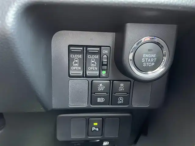 トヨタ タンク カスタムG－T 千葉県 2019(平31)年 1.7万km ブラックマイカメタリック/レーザーブルークリスタルシャイン 2トーン 純正9インチナビ/（TV/CD/DVD/Bluetooth/AM/FM)/衝突被害軽減システム/クルーズコントロール/両側パワースライドドア/横滑り防止装置/ETC/ドライブレコーダー/アイドリングストップ/LEDヘッドライト/フォグランプ/オートライト/ウィンカーミラー/電動格納ミラー/純正15インチAW/シートリフター/プッシュスタート/スマートキー/フロアマット/ドアバイザー/スペアキー/取扱説明書/保証書