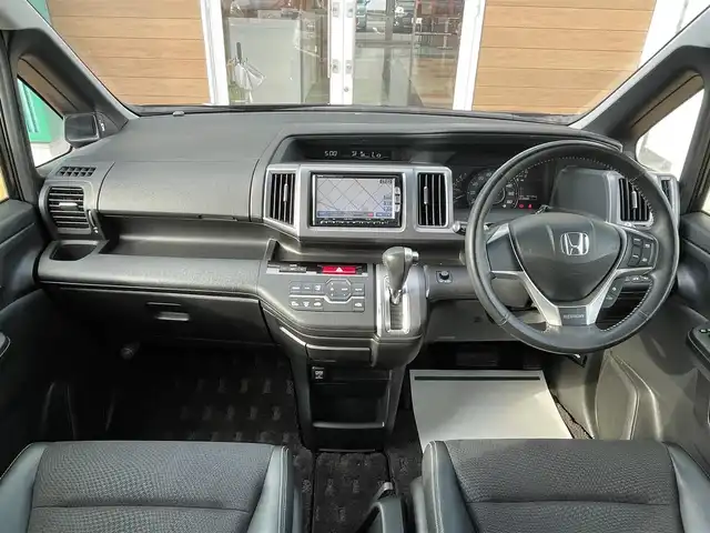ホンダ ステップワゴン スパーダ Z クールスピリット 宮崎県 2012(平24)年 6.8万km プレミアムスパークルブラックパール 純正ナビ(VXM-122VF)/フルセグTV/Bluetooth/DVD/CD/FMAM/両側パワースライドドア/キセノンヘッドライト/17インチ純正アルミ/オートライト/横滑り防止装置/クルーズコントロール(追従なし)/アイドリングストップ
