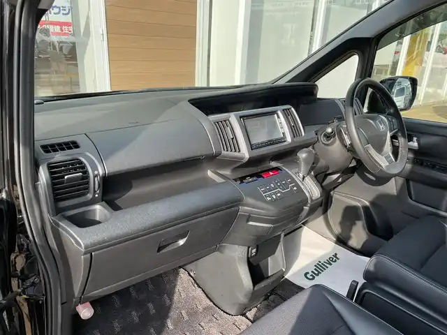 ホンダ ステップワゴン スパーダ Z クールスピリット 宮崎県 2012(平24)年 6.8万km プレミアムスパークルブラックパール 純正ナビ(VXM-122VF)/フルセグTV/Bluetooth/DVD/CD/FMAM/両側パワースライドドア/キセノンヘッドライト/17インチ純正アルミ/オートライト/横滑り防止装置/クルーズコントロール(追従なし)/アイドリングストップ