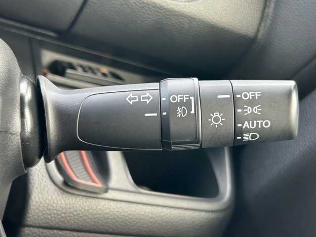 ホンダ Ｎ ＢＯＸ カスタム G L ターボ ホンダセンシング 千葉県 2018(平30)年 0.9万km ルナシルバーM プレミアムインターナビ/フルセグTV/Bluetooth/バックカメラ/前後ドライブレコーダー/ETC/両側パワースライドドア/レダークルーズコントロール/チップアップシート/衝突軽減ブレーキ/誤発進抑制機能/後方誤発進抑制機能/路外逸脱抑制機能/標識認識機能/盗難防止装置/オートマチックハイビーム/ウィンカーミラー/プッシュスタート/ステアリングスイッチ/サンシェード/スマートキー/LEDヘッドライト/純正アルミホイール/純正フロアマット/保証書/取扱説明書