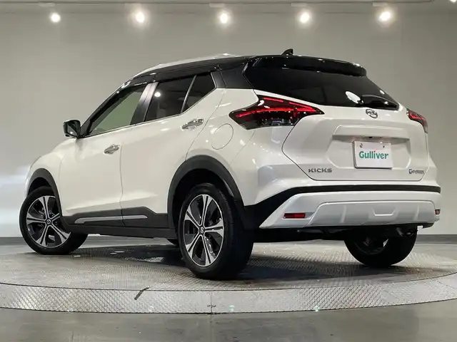 日産 キックス X ツートーンインテリアED 愛知県 2022(令4)年 3.4万km ブリリアントホワイトパール/ピュアブラック 2トーン プロパイロット/アラウンドビューモニター【動作未確認】/衝突軽減ブレーキ/レーダークルーズコントロール/車線逸脱警報/クリアランスソナー/電動パーキングブレーキ/ブレーキホールド/レザーシート/シートヒーター/ハンドルヒーター/デジタルインナーミラー/ビルトインＥＴＣ/LEDヘッドライト/ISOFIX/純正フロアマット/純正17インチアルミホイール