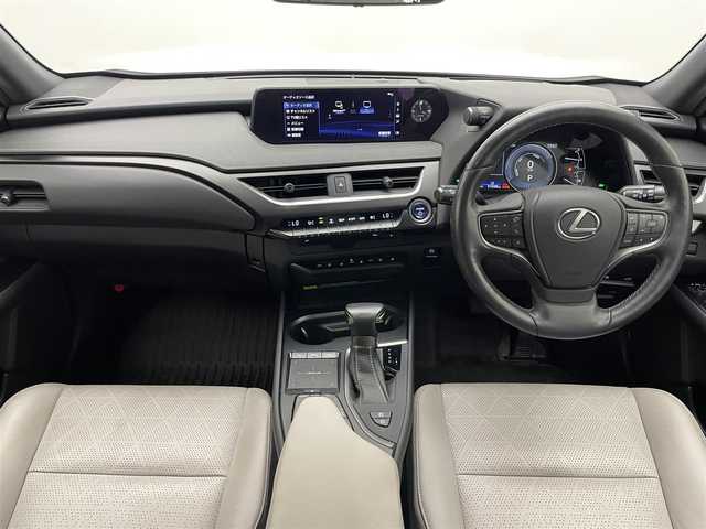 レクサス ＵＸ 250h バージョンL 愛知県 2020(令2)年 5.1万km ソニッククォーツ 純正ナビ　フルセグＴＶ　全方位カメラ　ムーンルーフ　白革　シートヒーター　エアシート　パワーバックドア　ＢＳＭ　ＨＵＤ　ルーフレール　衝突軽減　追従クルコン　三眼ＬＥＤオートライト　ワイヤレス充電　ハンドルヒーター　ETC２．０　レクサスセーフティシステム　メモリシート　禁煙車