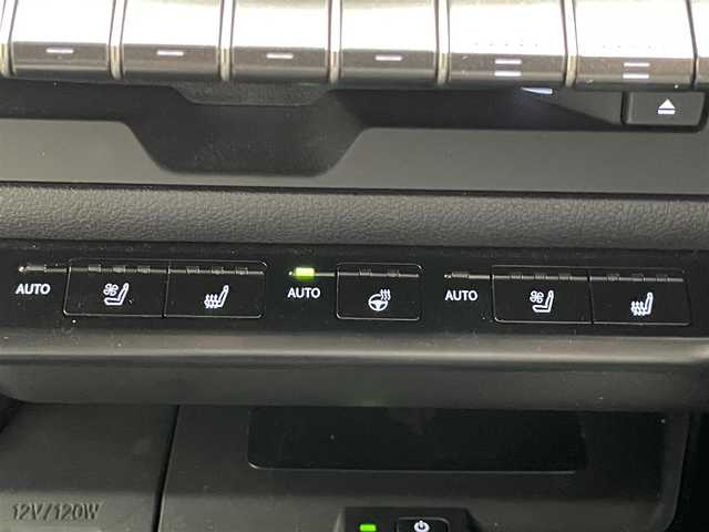 レクサス ＵＸ 250h バージョンL 愛知県 2020(令2)年 5.1万km ソニッククォーツ 純正ナビ　フルセグＴＶ　全方位カメラ　ムーンルーフ　白革　シートヒーター　エアシート　パワーバックドア　ＢＳＭ　ＨＵＤ　ルーフレール　衝突軽減　追従クルコン　三眼ＬＥＤオートライト　ワイヤレス充電　ハンドルヒーター　ETC２．０　レクサスセーフティシステム　メモリシート　禁煙車