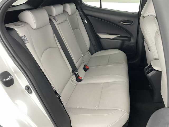 レクサス ＵＸ 250h バージョンL 愛知県 2020(令2)年 5.1万km ソニッククォーツ 純正ナビ　フルセグＴＶ　全方位カメラ　ムーンルーフ　白革　シートヒーター　エアシート　パワーバックドア　ＢＳＭ　ＨＵＤ　ルーフレール　衝突軽減　追従クルコン　三眼ＬＥＤオートライト　ワイヤレス充電　ハンドルヒーター　ETC２．０　レクサスセーフティシステム　メモリシート　禁煙車