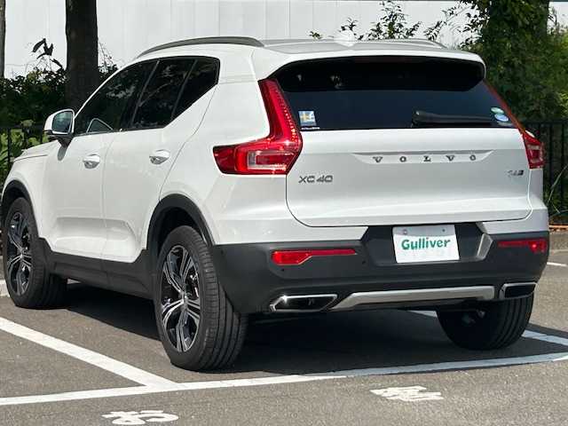ボルボ ＸＣ４０ T4 AWD インスクリプション 宮城県 2019(平31)年 6.1万km クリスタルホワイトP ワンオーナー/４WD/インテリセーフ/・衝突回避・軽減フルオートブレーキシステム/・パイロットアシスト/・全車速追従機能付きアダプティブ・クルーズ・コントロール/・衝突時ブレーキ保持機能/・ドライバー・アラート・コントロール/・レーン・キーピング・エイド/・ブラインドスポット・インフォメーション・システム/・急接近車両警告機能/・オートブレーキ機能付クロス・トラフィック・アラート/・ロード・サイン・インフォメーション/・アクティブ・ハイビーム/・360°ビューカメラ/・ランオフロード・プロテクション/・ランオフロード・ミティゲーション/・オンカミング・レーン・ミティゲーション/・被追突時警告機能（静止時オートブレーキ機能付き）/自動駐車システム/パーキングアシスト/ハーマンカードン/純正ナビTV/Bluetooth/Apple Car Play/９インチタッチスクリーン/純正ETC/前後コーナーセンサー/パワーシート/シートメモリー/シートヒーター/ステアリングヒーター/電動テールゲート/フットトランクオープナー/純正LEDヘッドライト/純正フロアマット/純正アルミホイール