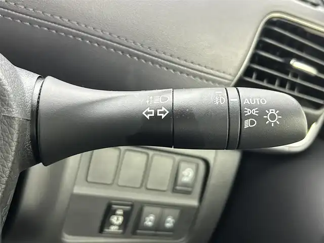 日産 セレナ ハイウェイスター V 岡山県 2022(令4)年 2.3万km ブリリアントホワイトパール オートブレーキホールド/純正フロアマット/ビルトインETC/オートハイビーム/横滑り防止/フルセグTV /全方位カメラ/純正ナビ/禁煙車/デジタルインナーミラー/プロパイロット