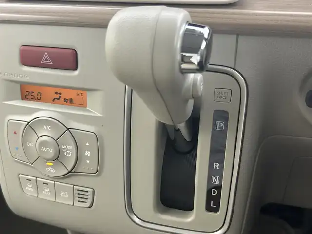 スズキ ラパン X 岡山県 2016(平28)年 3.4万km フレンチミントパールメタリック プッシュスタート/スマートキー/ETC/フルセグテレビ/純正SDナビ/純正フロアマット/シートヒーター/純正アルミホイール/横滑り防止/オートライト/純正キセノンヘッドライト/衝突被害軽減システム/パワーステアリング/パワーウィンドウ/Bluetooth接続