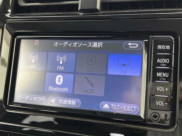 トヨタ プリウス Sセーフティプラス 宮城県 2018(平30)年 5.6万km ホワイトパールクリスタルシャイン トヨタセーフティーセンス/・レーダークルーズコントロール/・オートマチックハイビーム/・インテリジェントパーキングアシスト/・レーントレーシングアシスト/・プリクラッシュセーフティーシステム/純正7インチナビ/（BT.AM.FM.CD.DVD.SD.AUX）/バックカメラ/ワンセグTV/ビルトインETC/革巻きステアリング/ステアリングスイッチ/プッシュスタート/スマートキー（2本）/純正フロアマット/トノカバー/ドアバイザー/横滑り防止機能/クリアランスソナー/純正15インチアルミホイール/純正15インチサマータイヤ積込/LEDヘッドライト/LEDフォグランプ