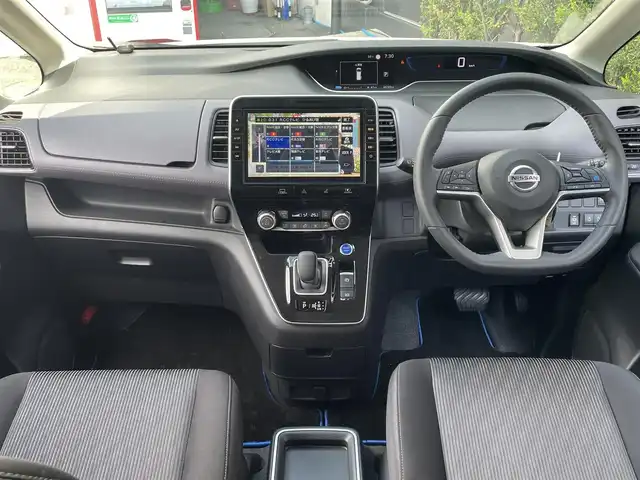 日産 セレナ e－パワー ハイウェイスター V 広島県 2021(令3)年 6.7万km ブリリアントホワイトパール 禁煙車/セーフティパックA/エマージェンシーブレーキ/車線逸脱警報/ハイビームアシスト/プロパイロット/インテリジェントルームミラー/純正10型ナビ/・フルセグ/CD/DVD/Blu-ray/Bluetooth/・SD/REC/USB/アラウンドビューモニター/純正フリップダウンモニター/革巻きステアリング/ステアリングスイッチ/LEDヘッドライト/フォグランプ/オートデュアルエアコン/リヤヒーターダクト  /純正ドアバイザー/純正ドライブレコーダー（DJ4-D）/OP純正16インチアルミホイール/W+サイド+カーテンエアバック
