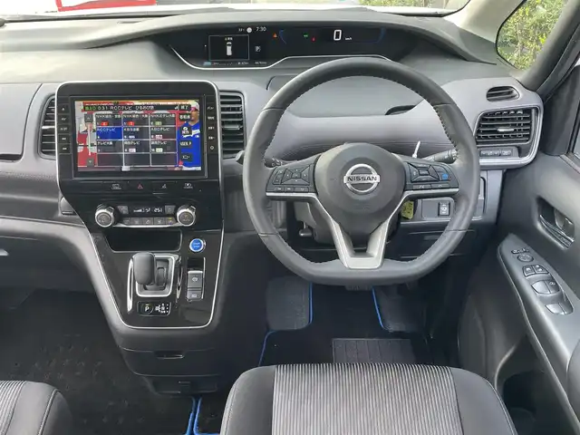 日産 セレナ e－パワー ハイウェイスター V 広島県 2021(令3)年 6.7万km ブリリアントホワイトパール 禁煙車/セーフティパックA/エマージェンシーブレーキ/車線逸脱警報/ハイビームアシスト/プロパイロット/インテリジェントルームミラー/純正10型ナビ/・フルセグ/CD/DVD/Blu-ray/Bluetooth/・SD/REC/USB/アラウンドビューモニター/純正フリップダウンモニター/革巻きステアリング/ステアリングスイッチ/LEDヘッドライト/フォグランプ/オートデュアルエアコン/リヤヒーターダクト  /純正ドアバイザー/純正ドライブレコーダー（DJ4-D）/OP純正16インチアルミホイール/W+サイド+カーテンエアバック