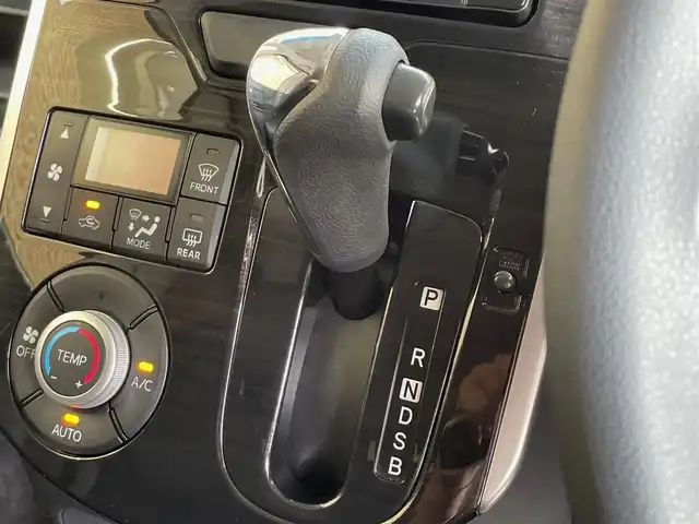 ダイハツ タント カスタム X トップED SA 岩手県 2015(平27)年 6.4万km パールホワイトⅢ ４WD/社外ナビ（Bluetooth CD DVD USB フルセグ）/衝突被害軽減ブレーキ/片側パワースライドドア/スマートアシスト/バックカメラ/アイドリングストップ/誤発進抑制機能/ステアリングスイッチ/LEDヘッドライト/横滑り防止装置/純正１４インチアルミホイール/フォグランプ/オートエアコン/オートライト/ロールサンシェード/ベンチシート/ドアミラーウインカー