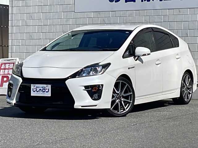 トヨタ プリウス S ツーリングセレ G’s 山口県 2012(平24)年 7.8万km ホワイトパールクリスタルシャイン (株)IDOMが運営する【じしゃロン宇部店】の自社ローン専用車両になります。ちらは現金またはオートローンご利用時の価格です。自社ローンご希望の方は別途その旨お申付け下さい。社外ナビ　/フルセグＴＶ　/バックカメラ　/ドライブレコーダー　/純正フロアマット　/純正アルミホイール　/キセノンヘッドライト　/カーテンエアバック　/ＥＴＣ