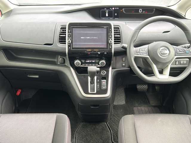 日産 セレナ ハイウェイスターVセレクションⅡ 福岡県 2019(平31)年 3.1万km ブリリアントホワイトパール プロパイロット/インテリジェントパーキングアシスト/純正9型ナビ/（BLUETOOTH/フルセグ/CD/DVD/AUX)/アラウンドビューモニター/バックカメラ/フロントカメラ/サイドカメラ/両側パワースライドドア/レーダークルーズコントロール/LEDライト/オートライト/ウォークスルー/純正16インチAW/ステアリングスイッチ/横滑り防止装置/コーナーセンサー/レーンキープアシスト/盗難防止装置/衝突軽減システム/アイドリングストップ/ドライブレコーダー/スマートキー/ETC/保証書
