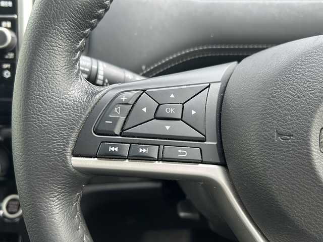 日産 セレナ ハイウェイスターVセレクションⅡ 福岡県 2019(平31)年 3.1万km ブリリアントホワイトパール プロパイロット/インテリジェントパーキングアシスト/純正9型ナビ/（BLUETOOTH/フルセグ/CD/DVD/AUX)/アラウンドビューモニター/バックカメラ/フロントカメラ/サイドカメラ/両側パワースライドドア/レーダークルーズコントロール/LEDライト/オートライト/ウォークスルー/純正16インチAW/ステアリングスイッチ/横滑り防止装置/コーナーセンサー/レーンキープアシスト/盗難防止装置/衝突軽減システム/アイドリングストップ/ドライブレコーダー/スマートキー/ETC/保証書