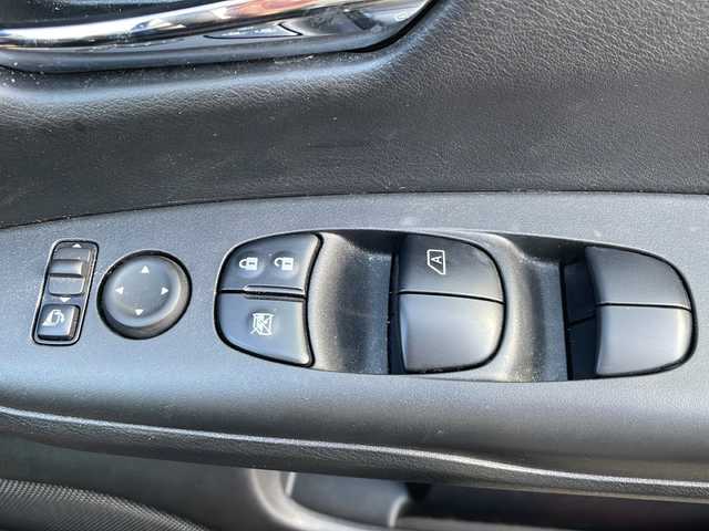日産 セレナ e－パワー ハイウェイスター V 広島県 2020(令2)年 7.2万km ダイヤモンドブラック 禁煙車/エマージェンシーブレーキ/車線逸脱警報/ハイビームアシスト/BSM/セーフティパックB/寒冷地仕様/プロパイロット/純正10型ナビ/・フルセグTV/CD/DVD/Blu-ray/Bluetooth/・SD/REC/純正フリップダウンモニター/アラウンドビューモニター/コーナーセンサー/シートヒーター/ステアリングヒーター/ステアリングスイッチ/オートライト/電動パーキングブレーキ/オートホールド/オートエアコン&リヤヒーターダクト/LEDヘッドライト/フォグランプ/純正ドライブレコーダー（DJ4-D）/シートカバー/ETC/純正ドアバイザー