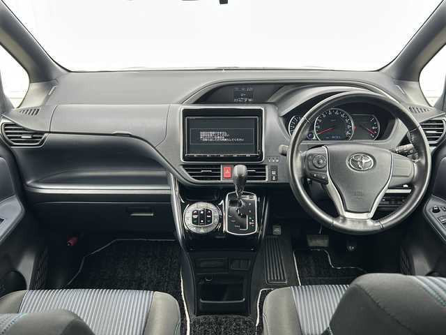 トヨタ ヴォクシー ZS 煌Ⅱ 三重県 2016(平28)年 3.5万km ブラック 純正ナビ/バックカメラ/両側パワースライドドア/ビルトインETC/スペアキー/LEDヘッドライト/オートハイビーム/LEDヘッドライト/純正フロアマット/レーンキープアシスト/衝突軽減ブレーキ/電動格納ミラー/禁煙車