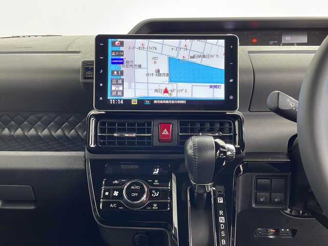 ダイハツ タント カスタム RS セレクション 鹿児島県 2020(令2)年 5.9万km シャイニングホワイトパール 純正9インチナビ/(フルセグTV/BT/CD/DVD/FM/AM)/パノラマモニター/衝突被害軽減システム/前方ドライブレコーダー/車線逸脱警報/レーダークルーズコントロール/ハーフレザーシート/両側パワースライドドア/横滑り防止装置/ビルトインETC/アイドリングストップ/LEDヘッドライト/LEDフォグランプ/オートライト/ウィンカーミラー/電動格納ミラー/純正15インチAW/シートヒーター/シートリフター/TVキャンセラー/プッシュスタート/スマートキー/純正フロアマット/ドアバイザー
