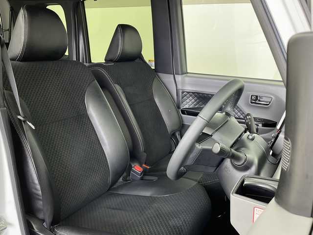 ダイハツ タント カスタム RS セレクション 鹿児島県 2020(令2)年 5.9万km シャイニングホワイトパール 純正9インチナビ/(フルセグTV/BT/CD/DVD/FM/AM)/パノラマモニター/衝突被害軽減システム/前方ドライブレコーダー/車線逸脱警報/レーダークルーズコントロール/ハーフレザーシート/両側パワースライドドア/横滑り防止装置/ビルトインETC/アイドリングストップ/LEDヘッドライト/LEDフォグランプ/オートライト/ウィンカーミラー/電動格納ミラー/純正15インチAW/シートヒーター/シートリフター/TVキャンセラー/プッシュスタート/スマートキー/純正フロアマット/ドアバイザー