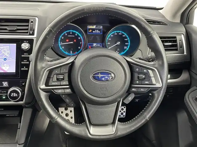 スバル アウトバック リミテッド 千葉県 2017(平29)年 7.3万km ワイルドネスグリーンM 純正８型ナビ（DIATONE SOUND）/（CD＆DVD＆AM＆FM＆Bluetooth＆フルセグTV）/アイサイト　/レーダークルーズコントロール/電動トランク　/パドルシフト　/Ｘ－ＭＯＤＥ　/ブラインドスポットモニター　/黒革シート　/シートヒーター　/ＥＴＣ　/自動防眩ルームミラー　/電動格納サイドミラー/前席パワーシート（運転席メモリー機能付き）/LEDヘッドライト/フォグランプ/前後コーナーセンサー/バックカメラ/フロントカメラ/サイドカメラ（左）/アイドリングストップ/ウィンカーミラー/ドアバイザー/プッシュスタート/ISOFIX/電動パーキングブレーキ/12Vシガーソケット/USBポート