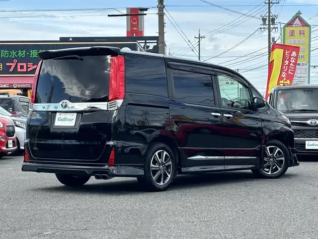 トヨタ ヴォクシー ZS 煌 愛知県 2018(平30)年 6.4万km ブラック /ワンオーナー//モデリスタエアロ（フロント、サイド、リア）//モデリスタマフラー//純正16AW//アルパイン11インチナビ//CD/DVD/BT/MSV/フルセグ/HDMI//バックカメラ//アルパイン12.8インチフリップダウンモニター//両側パワースライドドア//ETC//PCS/LDA//先行車発進告知//クルーズコントロール//アイドリングストップ//LEDオートライト//オートマチックハイビーム//LEDフォグランプ//LEDルームランプ//オートリトラウィンカーミラー//MTモード付AT//本革巻きステアリング//ステアリングスイッチ//後席ロールサンシェード//三列シート//ウォークスルー//純正フロアマット//純正ドアバイザー//スペアスマートキー//新車時保証書//取扱説明書