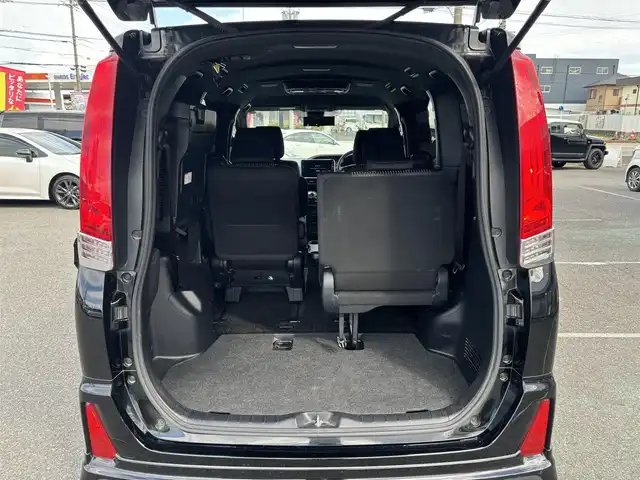 トヨタ ヴォクシー ZS 煌 愛知県 2018(平30)年 6.4万km ブラック /ワンオーナー//モデリスタエアロ（フロント、サイド、リア）//モデリスタマフラー//純正16AW//アルパイン11インチナビ//CD/DVD/BT/MSV/フルセグ/HDMI//バックカメラ//アルパイン12.8インチフリップダウンモニター//両側パワースライドドア//ETC//PCS/LDA//先行車発進告知//クルーズコントロール//アイドリングストップ//LEDオートライト//オートマチックハイビーム//LEDフォグランプ//LEDルームランプ//オートリトラウィンカーミラー//MTモード付AT//本革巻きステアリング//ステアリングスイッチ//後席ロールサンシェード//三列シート//ウォークスルー//純正フロアマット//純正ドアバイザー//スペアスマートキー//新車時保証書//取扱説明書