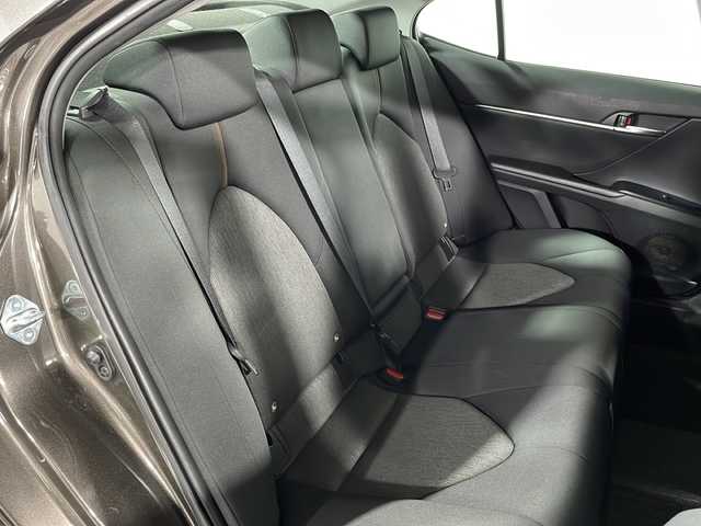 トヨタ カムリ G 広島県 2018(平30)年 4.5万km グラファイトM KENWOODナビ/バックカメラ/ブラインドスポットモニター/パワーシート(運転席)/レーダークルーズコントロール/ＥＴＣ/ドラレコ(前後)/コーナーセンサー/オートハイビーム/衝突軽減/レーンキープアシスト/踏み間違い防止/フォグランプ/エアバッグ(運転席/助手席/サイド/カーテン)/純正17インチアルミホイール(215/55/R17)