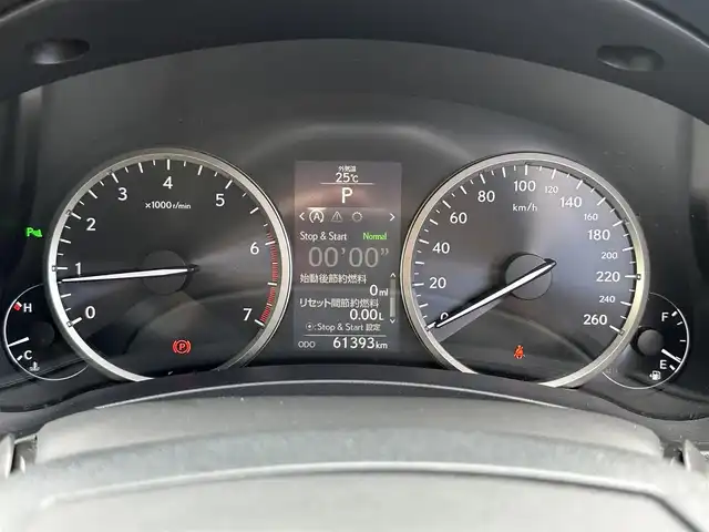 レクサス ＮＸ 200t 群馬県 2016(平28)年 6.1万km パール ナビゲーション　/フルセグテレビ　/ＣＤ＆ＤＶＤ　/ブルートゥース　/ＵＳＢ　/衝突軽減ブレーキ　/車線逸脱警報　/アダプティブクルーズ　/シートヒーター　/ハンドルヒーター　/サンルーフ　/保証書　/取扱説明書　/整備手帳/スマートキーX２個/カードキー