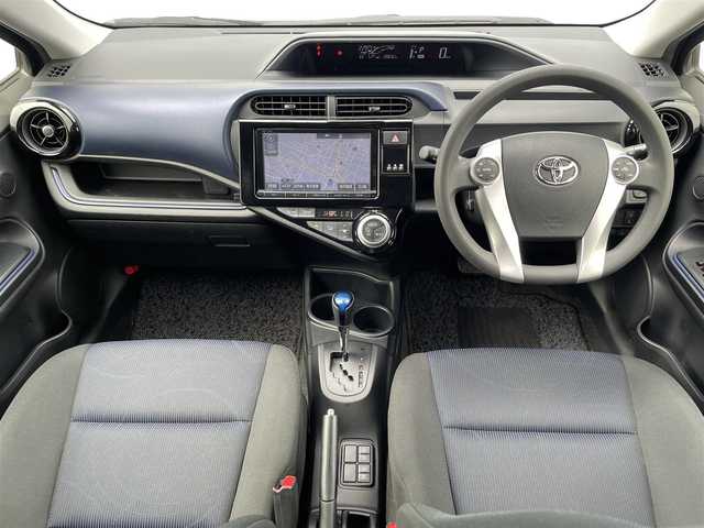トヨタ アクア S 福岡県 2015(平27)年 2.1万km コバルトブルーメタリック 純正９インチナビ（ＮＳＺＴ－Ｙ６４Ｔ）/バックカメラ/衝突軽減/レーンアシスト/オートハイビーム/フルセグＴＶ/ＣＤ／ＤＶＤ再生/ブルートゥース/スマートキー/プッシュスタート/ＥＴＣ/電動格納ミラー