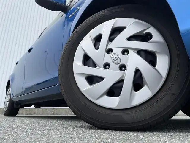 トヨタ アクア S 福岡県 2015(平27)年 2.1万km コバルトブルーメタリック 純正９インチナビ（ＮＳＺＴ－Ｙ６４Ｔ）/バックカメラ/衝突軽減/レーンアシスト/オートハイビーム/フルセグＴＶ/ＣＤ／ＤＶＤ再生/ブルートゥース/スマートキー/プッシュスタート/ＥＴＣ/電動格納ミラー