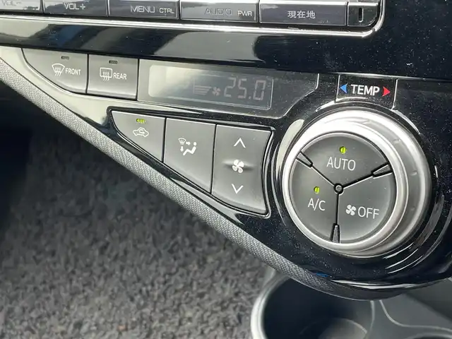 トヨタ アクア S 福岡県 2015(平27)年 2.1万km コバルトブルーメタリック 純正９インチナビ（ＮＳＺＴ－Ｙ６４Ｔ）/バックカメラ/衝突軽減/レーンアシスト/オートハイビーム/フルセグＴＶ/ＣＤ／ＤＶＤ再生/ブルートゥース/スマートキー/プッシュスタート/ＥＴＣ/電動格納ミラー
