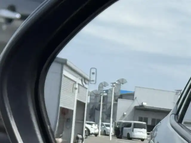 トヨタ カローラツーリング ハイブリッド ダブルバイビー 佐賀県 2019(令1)年 3.7万km スパークリングブラックパールクリスタルシャイン 純正9型ディスプレイオーディオ/・AM/FM/CD/DVD/フルセグ//・Appple Car Play/Android Auto//・ナビ機能付き/・バックカメラ/黒ハーフレザーシート/スマートキー/LEDヘッドライト/・オートマチックハイビーム/電動パーキングブレーキ/・オートホールド機能/純正17インチアルミホイール/USB入力端子/新車保証書/取扱説明書/トヨタセーフティーセンス/・プリクラッシュセーフティ/・レーンディパーチャーアラート（ステアリング制御機能付）/・レーントレーシングアシスト/・レーダークルーズコントロール（全車速追従機能付）/・ロードサインアシスト/・インテリジェントクリアランスソナー/・リヤクロストラフィックオートブレーキ/・盗難防止システム/・VSC/・ヒルスタートアシストコントロール/・パーキングサポートブレーキ