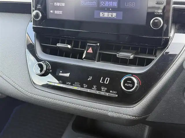 トヨタ カローラツーリング ハイブリッド ダブルバイビー 佐賀県 2019(令1)年 3.7万km スパークリングブラックパールクリスタルシャイン 純正9型ディスプレイオーディオ/・AM/FM/CD/DVD/フルセグ//・Appple Car Play/Android Auto//・ナビ機能付き/・バックカメラ/黒ハーフレザーシート/スマートキー/LEDヘッドライト/・オートマチックハイビーム/電動パーキングブレーキ/・オートホールド機能/純正17インチアルミホイール/USB入力端子/新車保証書/取扱説明書/トヨタセーフティーセンス/・プリクラッシュセーフティ/・レーンディパーチャーアラート（ステアリング制御機能付）/・レーントレーシングアシスト/・レーダークルーズコントロール（全車速追従機能付）/・ロードサインアシスト/・インテリジェントクリアランスソナー/・リヤクロストラフィックオートブレーキ/・盗難防止システム/・VSC/・ヒルスタートアシストコントロール/・パーキングサポートブレーキ
