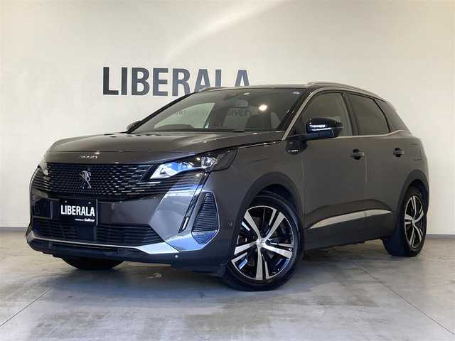 プジョー プジョー ３００８ GT ハイブリッド4 熊本県 2022(令4)年 5万km グレーⅡ ・スマートキー/・プッシュスタート/・パノラマサンルーフ /・アクティブセーフティブレーキ/・トラフィックサインインフォメーション/・疲労検知/・アダプティブライト/・パーキングアシスト/・インテリジェントハイビーム/・パークセンサー/・ブラインドスポットモニター/・レーンアシスト/・クルーズコントロール(追従式)/・ハーフレザーシート/・D席パワーシート/・前席シートヒーター /・純正ディスプレイオーディオ/　【Bluetooth・USB・AppleCarPlay・AndroidAuto】/・バックカメラ/・フロント＆左サイドカメラ/・ETC/・パワーバックドア/・LEDヘッドランプ/・純正マット