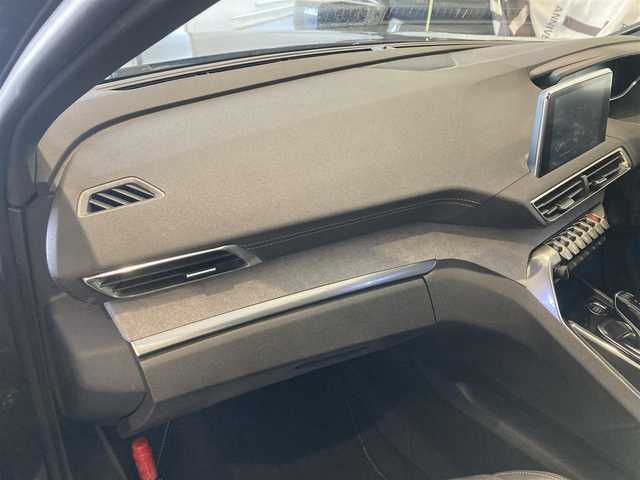 プジョー プジョー ３００８ GT ハイブリッド4 熊本県 2022(令4)年 5万km グレーⅡ ・スマートキー/・プッシュスタート/・パノラマサンルーフ /・アクティブセーフティブレーキ/・トラフィックサインインフォメーション/・疲労検知/・アダプティブライト/・パーキングアシスト/・インテリジェントハイビーム/・パークセンサー/・ブラインドスポットモニター/・レーンアシスト/・クルーズコントロール(追従式)/・ハーフレザーシート/・D席パワーシート/・前席シートヒーター /・純正ディスプレイオーディオ/　【Bluetooth・USB・AppleCarPlay・AndroidAuto】/・バックカメラ/・フロント＆左サイドカメラ/・ETC/・パワーバックドア/・LEDヘッドランプ/・純正マット