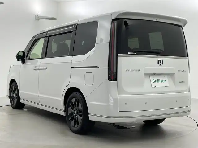 ホンダ ステップワゴン スパーダ eHEV 福井県 2022(令4)年 6.4万km プラチナホワイトパール ワンオーナー/純正11.4インチデイスプレイナビ/【AM/FM/CD/DVD/Bluetooth/フルセグTV】/バックカメラ/ETC/両側パワースライドドア/ホンダセンシング/・衝突軽減ブレーキ/・車線逸脱警報機能/・クルーズコントロール（追従有）/・レーンキープアシスト/電動リアゲート/ドライブレコーダー（前後）/ハーフレザーシート/シートヒーター（運転席/助手席）/オートライト/LEDヘッドライド/プッシュスタート/スマートキー