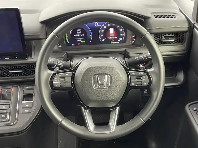 ホンダ ステップワゴン スパーダ eHEV 福井県 2022(令4)年 6.4万km プラチナホワイトパール ワンオーナー/純正11.4インチデイスプレイナビ/【AM/FM/CD/DVD/Bluetooth/フルセグTV】/バックカメラ/ETC/両側パワースライドドア/ホンダセンシング/・衝突軽減ブレーキ/・車線逸脱警報機能/・クルーズコントロール（追従有）/・レーンキープアシスト/電動リアゲート/ドライブレコーダー（前後）/ハーフレザーシート/シートヒーター（運転席/助手席）/オートライト/LEDヘッドライド/プッシュスタート/スマートキー