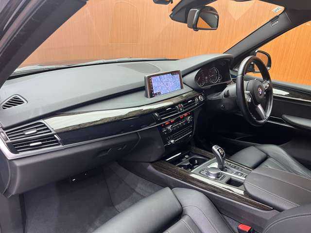 ＢＭＷ Ｘ５ xDrive 35d Mスポーツ 千葉県 2019(平31)年 3.3万km カーボンブラックM パノラマＳＲ　/リアモニター　/純正ナビ　/バックカメラ　/ＡＣＣ　/黒革　/シートヒーター　/メモリーパワーシート　/ＬＥＤヘッドライト　/オートライト　/電動リアゲート　/ドライブレコーダー　/２０インチＡＷ