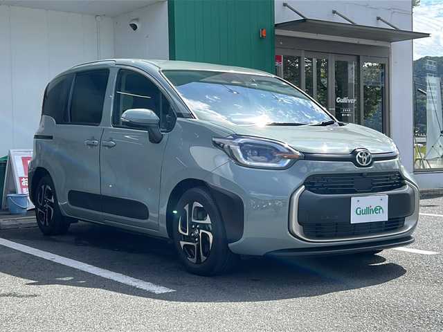 トヨタ シエンタ ハイブリッド Z 京都府 2022(令4)年 2.2万km アーバンカーキ １０．５インチディスプレイオーディオ/フルセグ/USB/全方位カメラ/両側パワースライドドア　/トヨタセーフティセンス　/禁煙車　/クリアランスソナー　/ブラインドスポットモニター　/７人乗り　/ＬＥＤヘッドライト　/純正アルミ/ETC