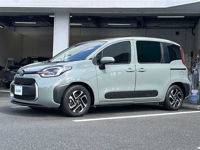 トヨタ シエンタ ハイブリッド Z 京都府 2022(令4)年 2.2万km アーバンカーキ １０．５インチディスプレイオーディオ/フルセグ/USB/全方位カメラ/両側パワースライドドア　/トヨタセーフティセンス　/禁煙車　/クリアランスソナー　/ブラインドスポットモニター　/７人乗り　/ＬＥＤヘッドライト　/純正アルミ/ETC