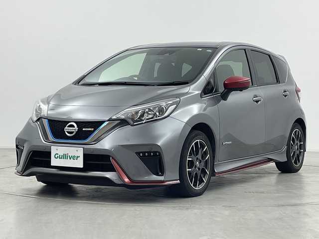 日産 ノート e－パワー ニスモ 群馬県 2017(平29)年 6.8万km ダークメタルグレー 純正ナビ　全周囲カメラ　電子ミラー　ＥＴＣ　ニスモ専用革巻きステアリング　プッシュスタートボタン　スマートキー　衝突被害軽減ブレーキ　レーンアシスト　ドライブレコーダー　ＬＥＤヘッドライト　禁煙