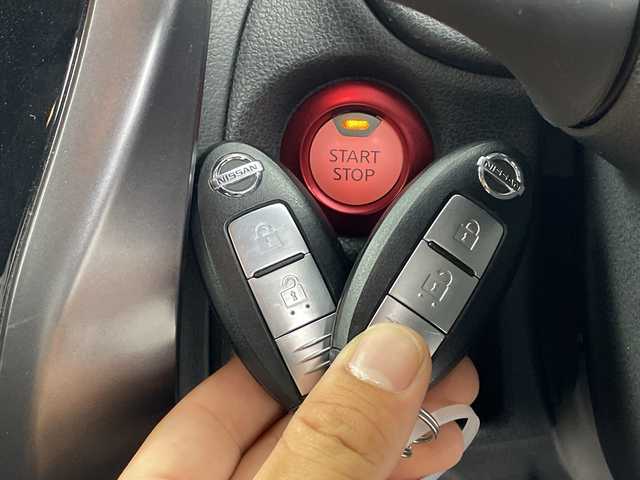 日産 ノート e－パワー ニスモ 群馬県 2017(平29)年 6.8万km ダークメタルグレー 純正ナビ　全周囲カメラ　電子ミラー　ＥＴＣ　ニスモ専用革巻きステアリング　プッシュスタートボタン　スマートキー　衝突被害軽減ブレーキ　レーンアシスト　ドライブレコーダー　ＬＥＤヘッドライト　禁煙