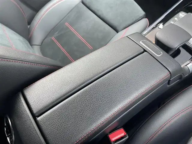 メルセデス・ベンツ ＧＬＢ２００ｄ AMGライン 福岡県 2021(令3)年 3.9万km イリジウムシルバー レーダーセーフティパッケージ/アダプティブクルーズコントロール/ブラインドスポットモニター/レーンキープアシスト/アクティブセーフティブレーキ/ハーフレザーシート/前席シートヒーター/純正ナビ/Applecarplay/androidauto/全方位カメラ/フルセグTV/Bluetooth/ワイヤレス充電/パワーバックドア/LEDヘッドライト/オートハイビーム/前後ドライブレコーダー/純正19インチアルミホイール/ETC2.0/取扱説明書/保証書/スペアキー×1